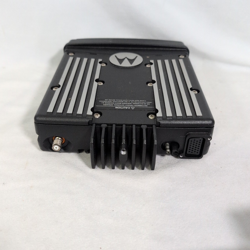 Motorola XTL1500 700/800 MHz In Dash Mobile 2 Way Radio w/ Head M28URS9PW1AN - Picture 3 of 7
